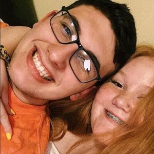 Meet your Posher, Chloe